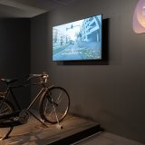 L'exposition propose notamment aux visiteurs de se mettre dans la peau du chimiste suisse Albert Hofmann, inventeur du LSD, qui a vécu son premier "trip" sur ce vélo. Musée historique de Bâle